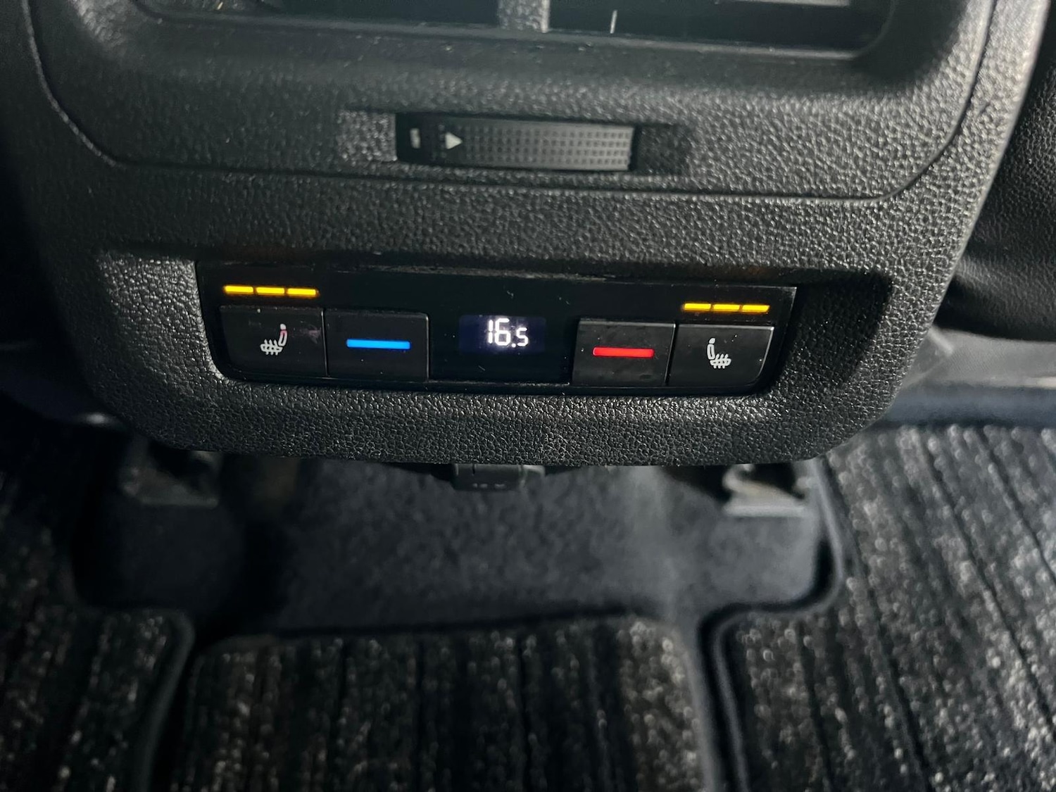 Used Volkswagen Touran 2025 for sale - 77066503: Photo 25