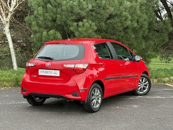 Used Toyota Yaris 2017 for sale - 76496347: Photo