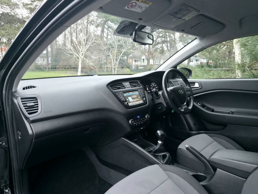 Used Hyundai i20 2015 for sale - 77327991: Photo 11