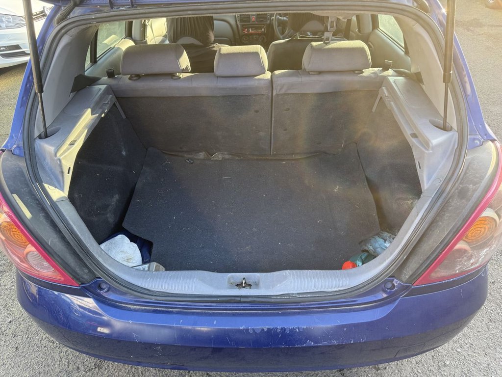 Used Nissan Almera 2003 for sale - 77748702: Photo 10