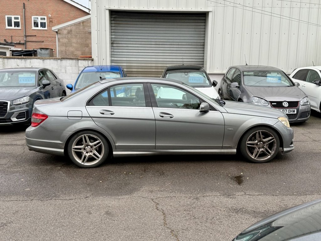 Used Mercedes-Benz C Class 2010 for sale - 76406309: Photo 2