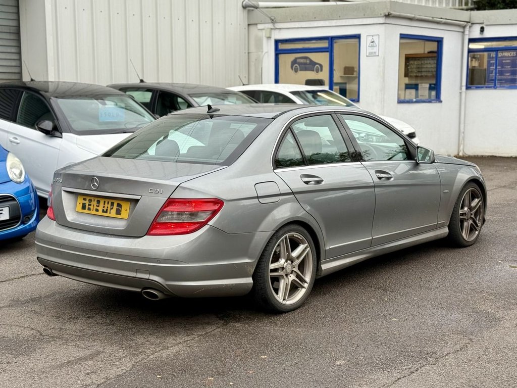Used Mercedes-Benz C Class 2010 for sale - 76406309: Photo 3