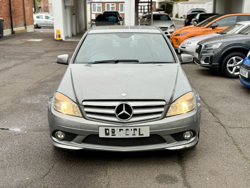 Used Mercedes-Benz C Class 2010 for sale - 76406309: Photo 4