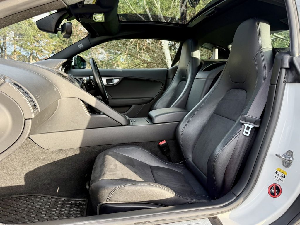 Used Jaguar F-Type 2014 for sale - 77133570: Photo 12