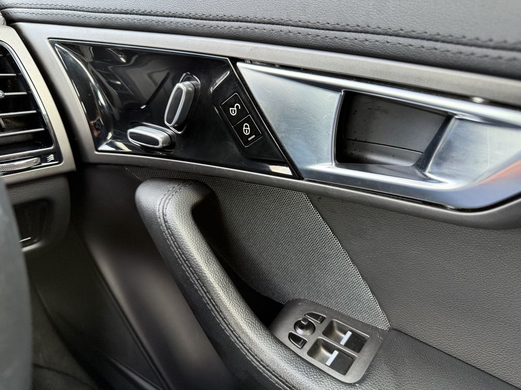 Used Jaguar F-Type 2014 for sale - 77133570: Photo 25