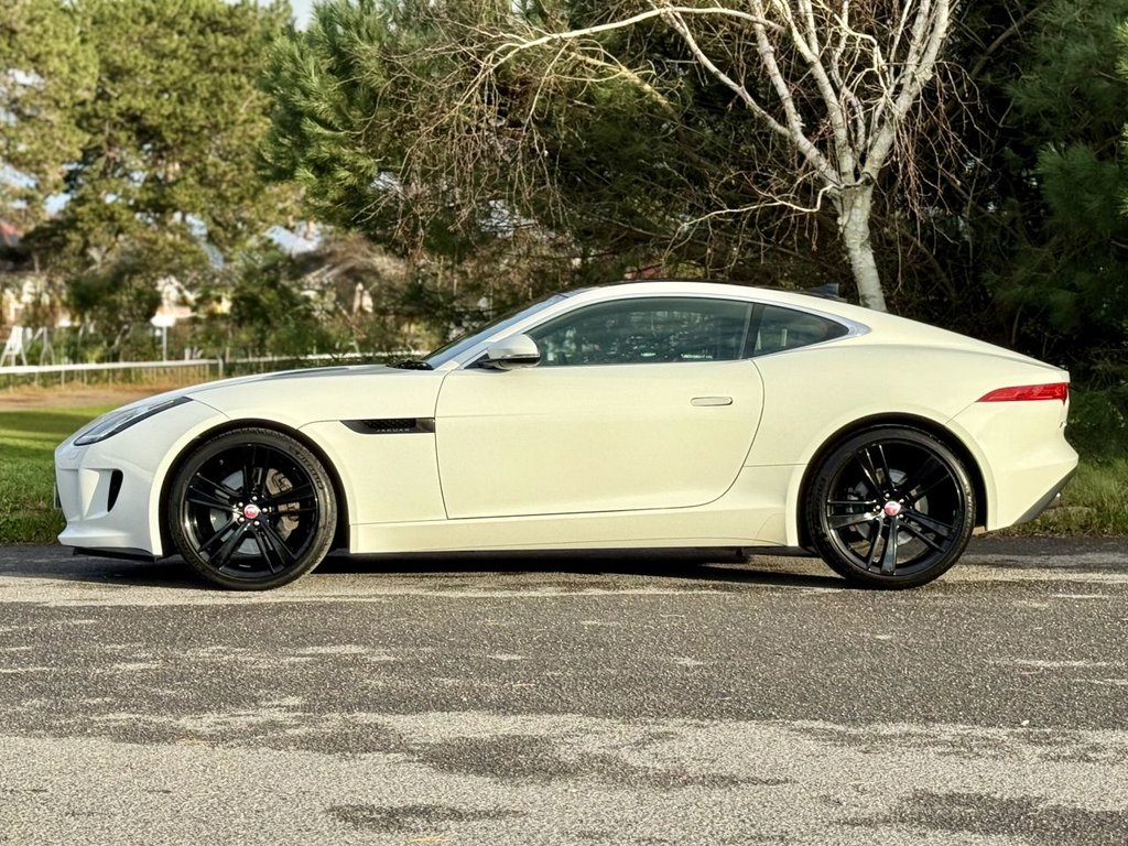 Used Jaguar F-Type 2014 for sale - 77133570: Photo 6