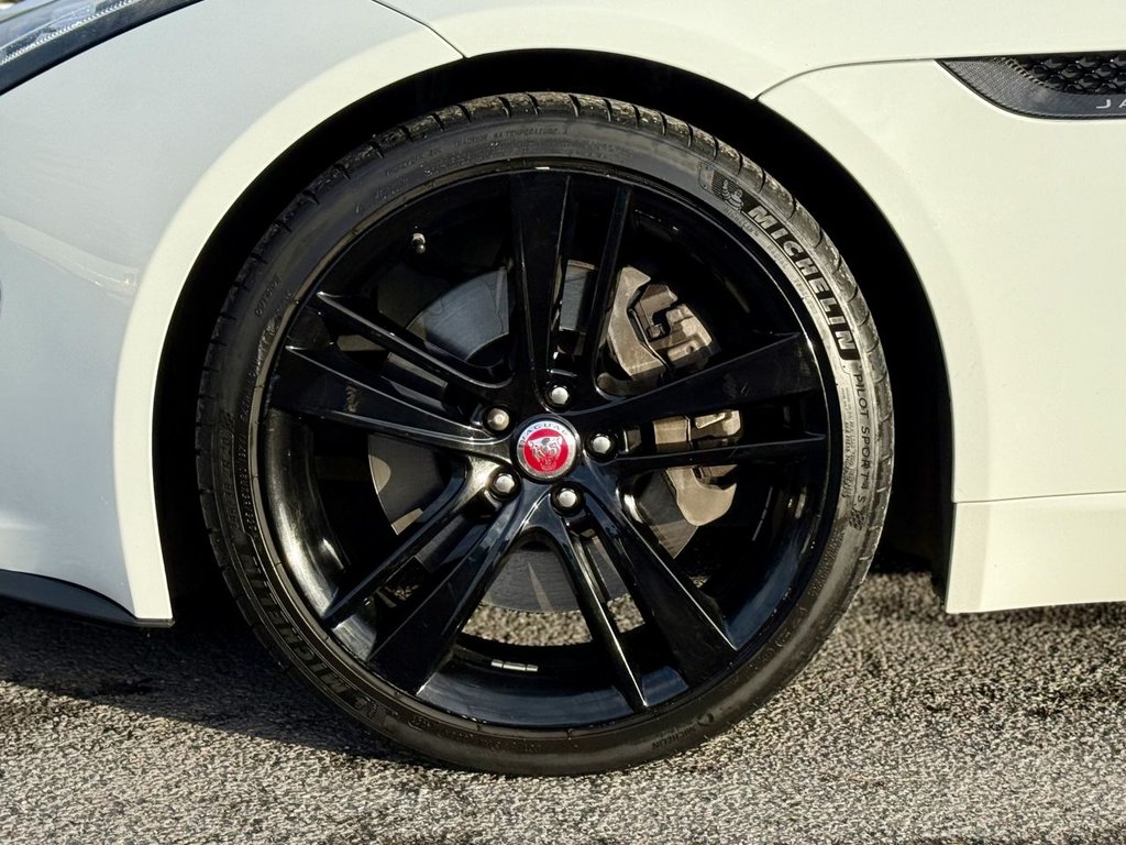 Used Jaguar F-Type 2014 for sale - 77133570: Photo 9