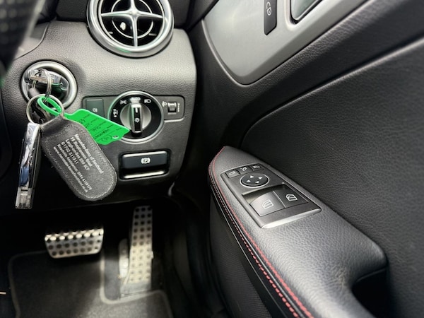Used Mercedes-Benz SLK 2015 for sale - 75692947: Photo 24