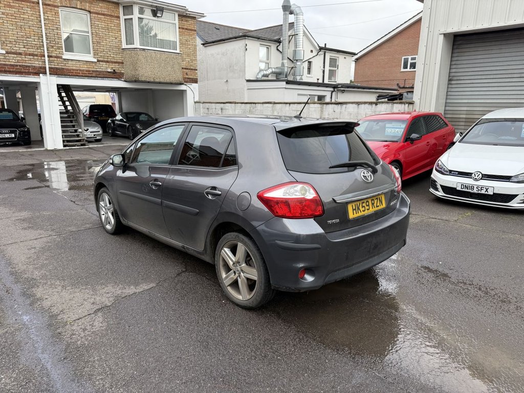 Used Toyota Auris 2010 for sale - 77236412: Photo 4
