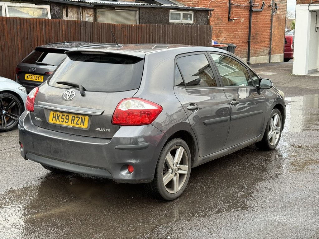 Used Toyota Auris 2010 for sale - 77236412: Photo 5