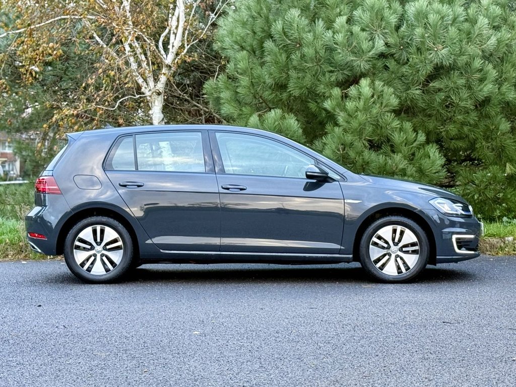 Used Volkswagen Golf 2019 for sale - 76430357: Photo 2