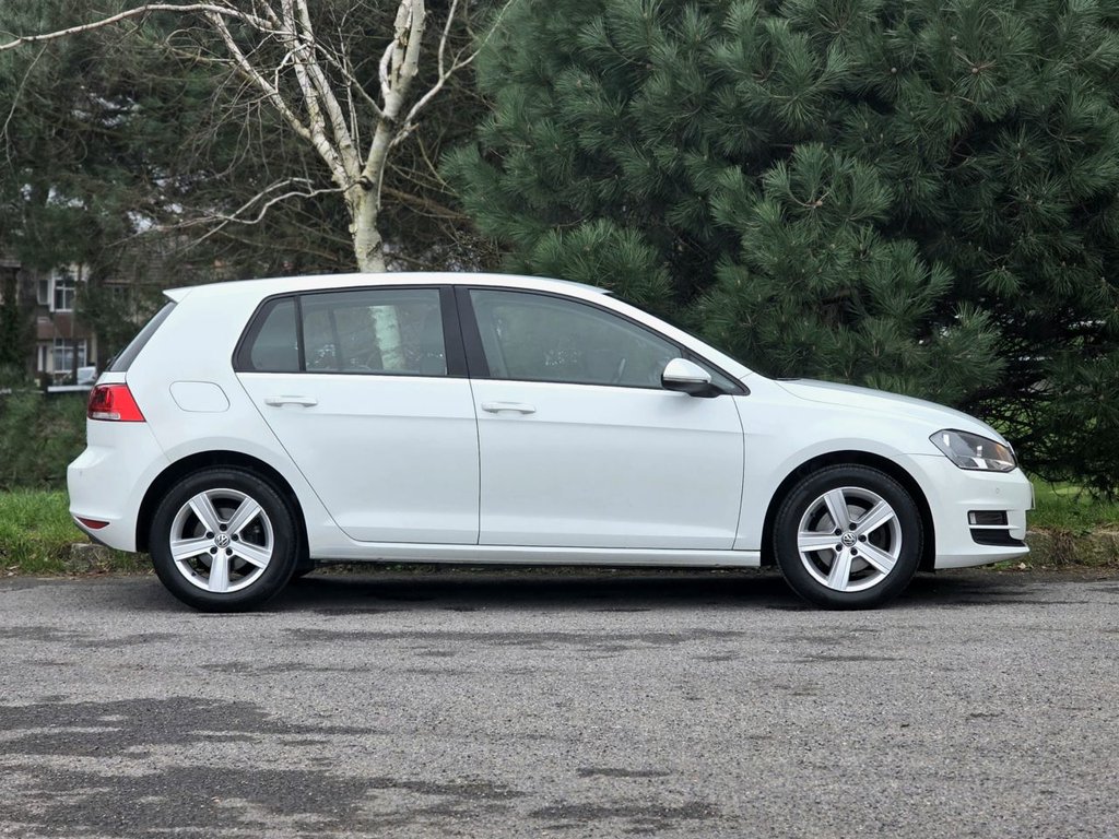 Used Volkswagen Golf 2015 for sale - 77632039: Photo 2