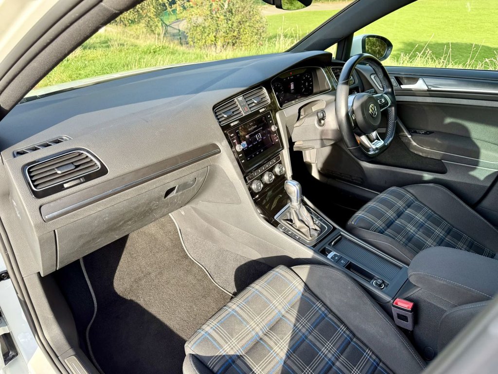 Used Volkswagen Golf 2018 for sale - 76546349: Photo 11