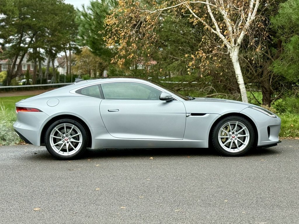 Used Jaguar F-Type 2018 for sale - 76509903: Photo 2