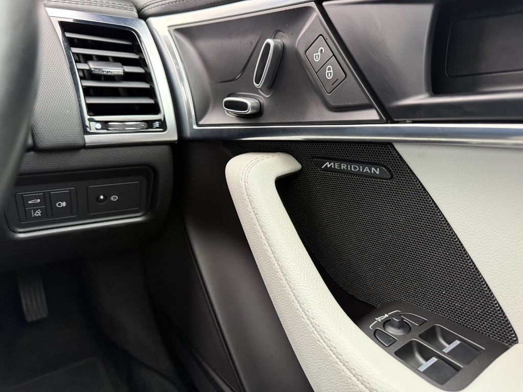 Used Jaguar F-Type 2018 for sale - 76509903: Photo 32