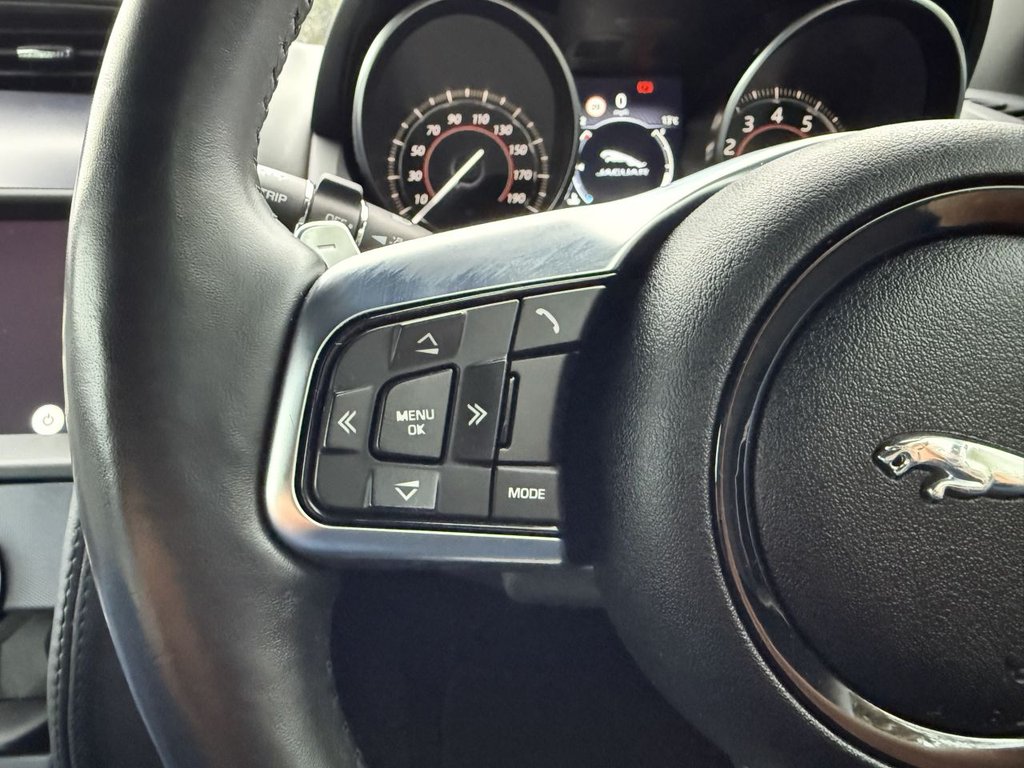 Used Jaguar F-Type 2018 for sale - 76509903: Photo 33