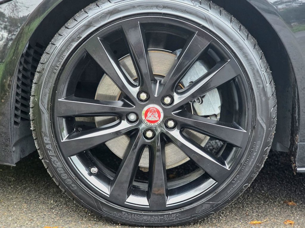 Used Jaguar XE 2016 for sale - 76590723: Photo 10