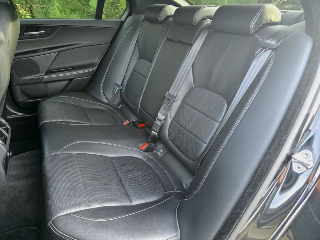 Used Jaguar XE 2016 for sale - 76590723: Photo 14