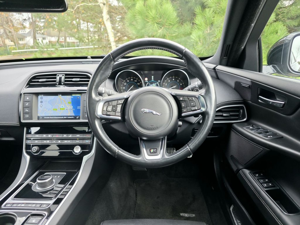 Used Jaguar XE 2016 for sale - 76590723: Photo 15