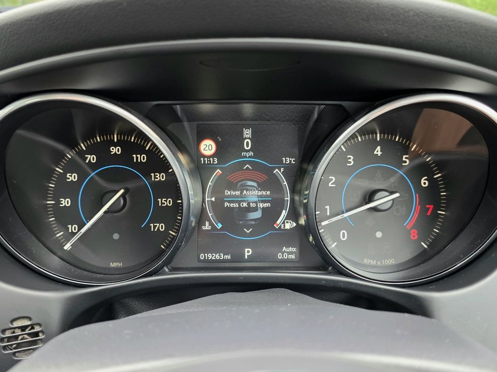 Used Jaguar XE 2016 for sale - 76590723: Photo 16