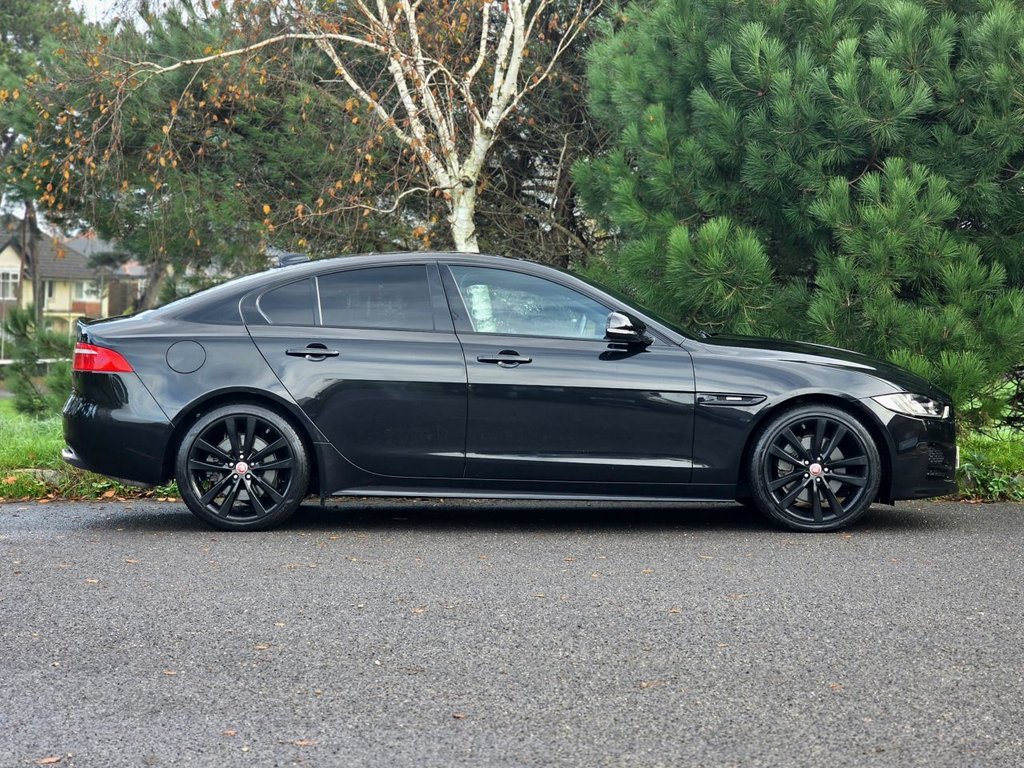 Used Jaguar XE 2016 for sale - 76590723: Photo 2