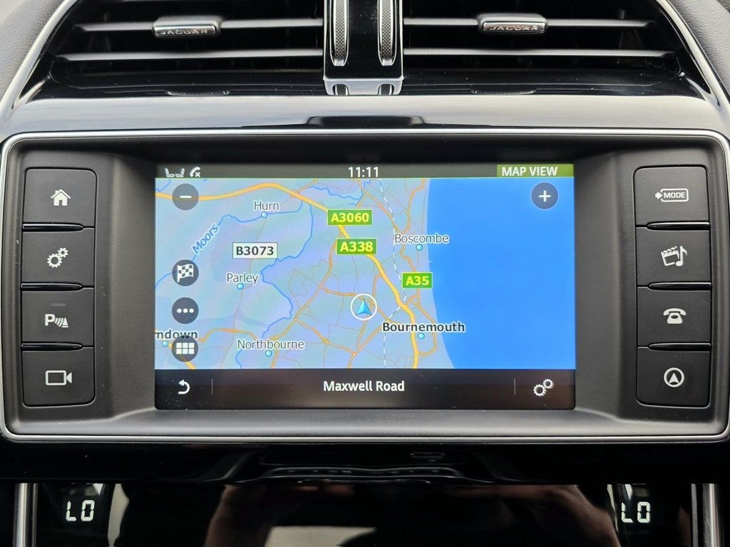 Used Jaguar XE 2016 for sale - 76590723: Photo 21