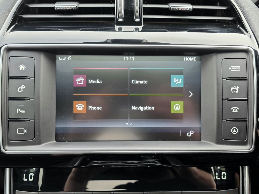 Used Jaguar XE 2016 for sale - 76590723: Photo 23