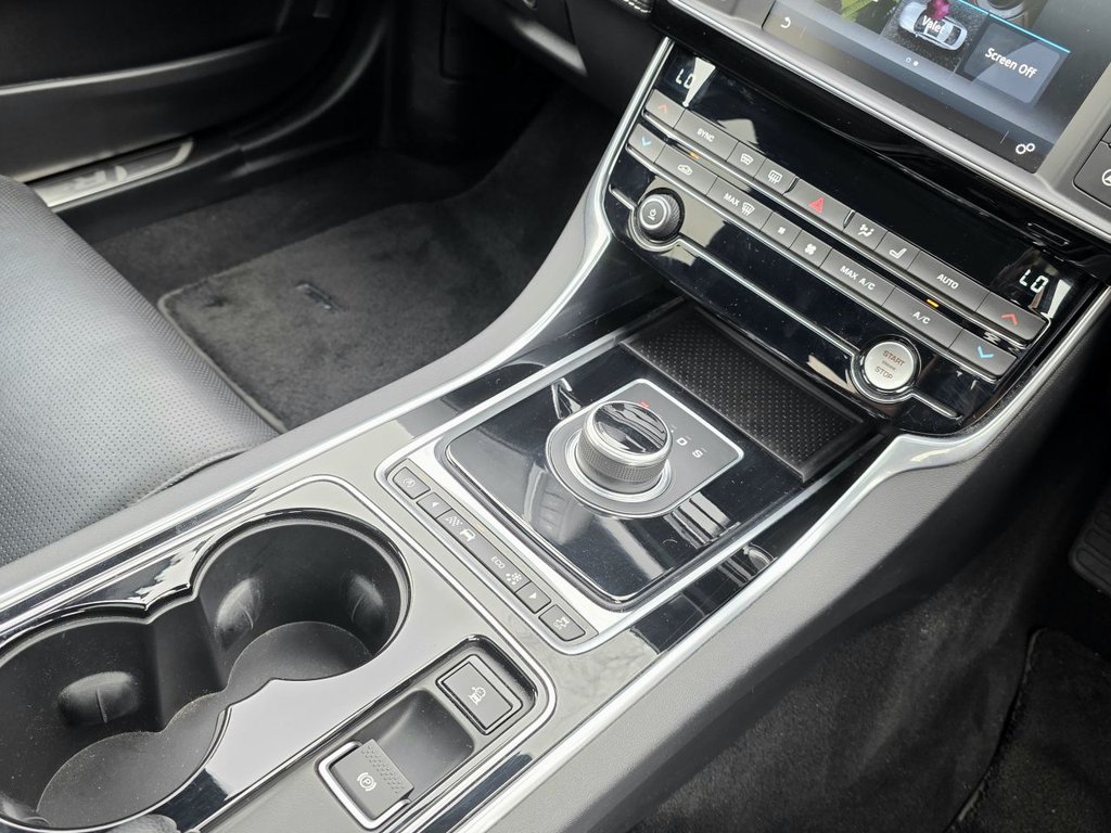 Used Jaguar XE 2016 for sale - 76590723: Photo 26