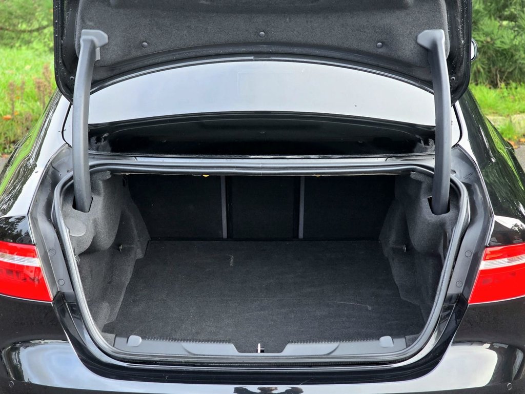 Used Jaguar XE 2016 for sale - 76590723: Photo 29