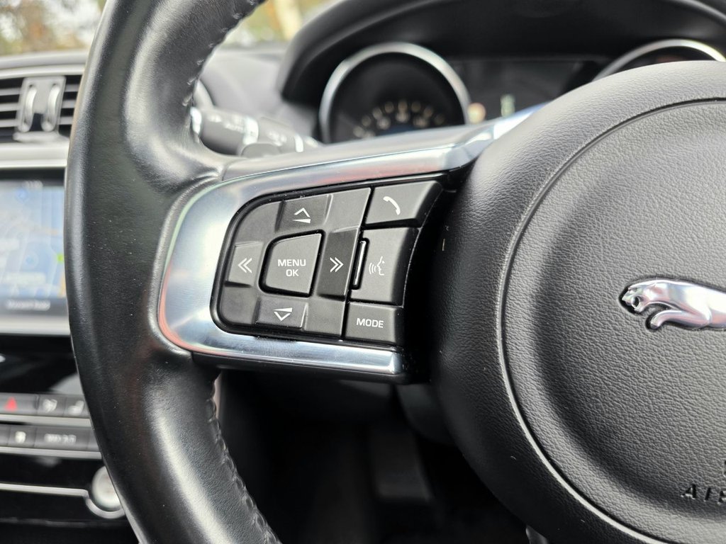 Used Jaguar XE 2016 for sale - 76590723: Photo 30