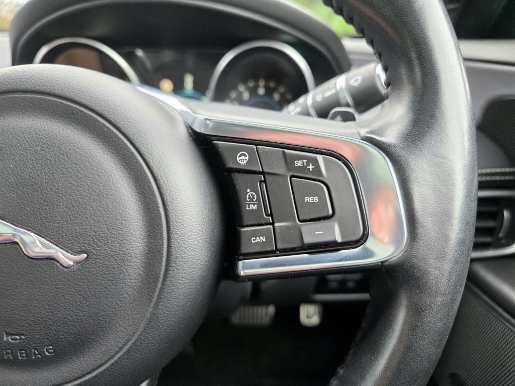 Used Jaguar XE 2016 for sale - 76590723: Photo 31