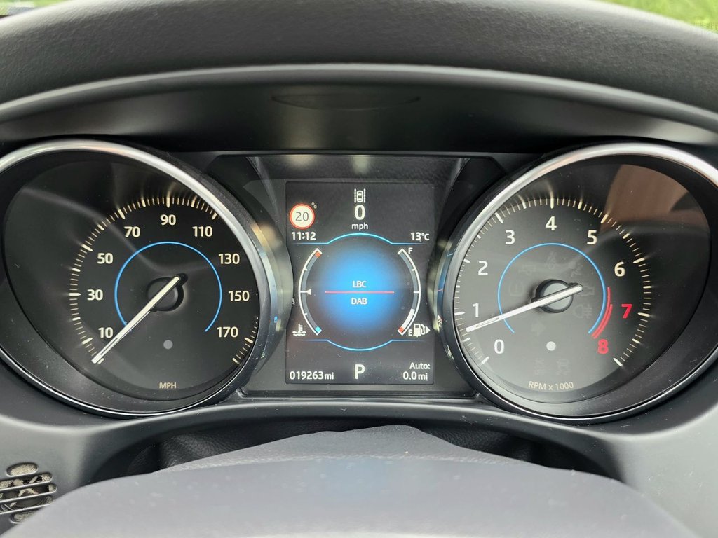 Used Jaguar XE 2016 for sale - 76590723: Photo 32