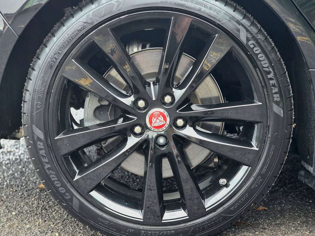 Used Jaguar XE 2016 for sale - 76590723: Photo 33