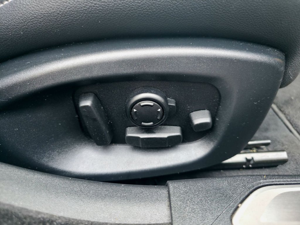 Used Jaguar XE 2016 for sale - 76590723: Photo 36