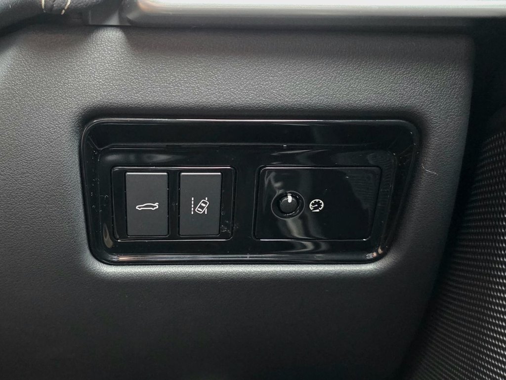 Used Jaguar XE 2016 for sale - 76590723: Photo 37