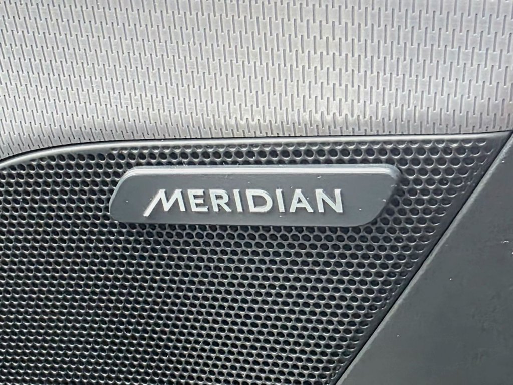 Used Jaguar XE 2016 for sale - 76590723: Photo 40