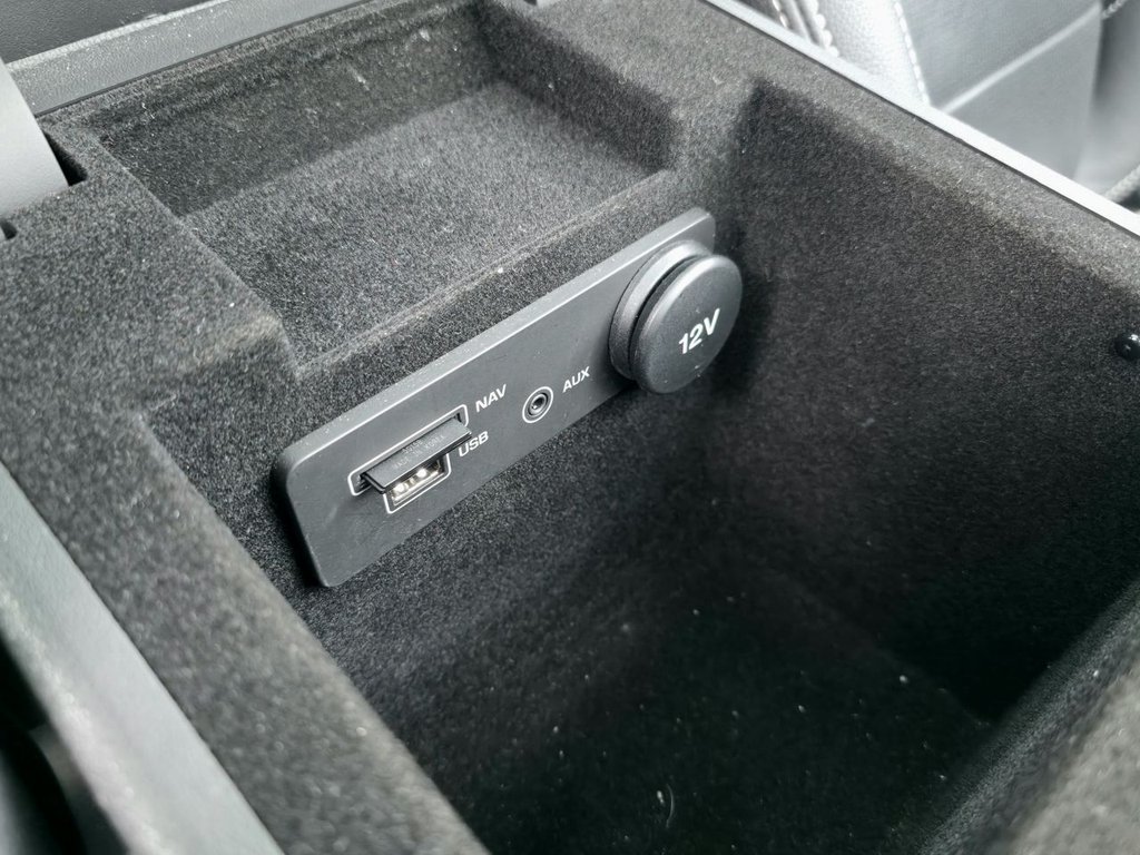 Used Jaguar XE 2016 for sale - 76590723: Photo 42