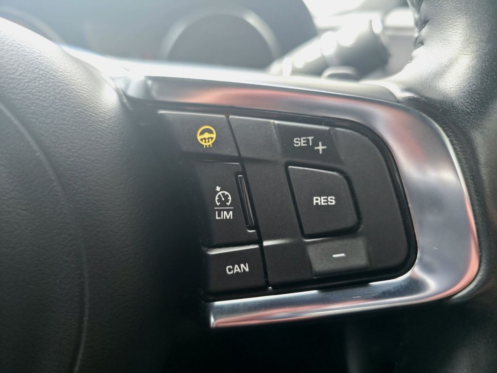 Used Jaguar XE 2016 for sale - 76590723: Photo 47