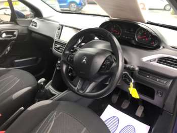 Used Peugeot 208 2014 for sale - 75034811: Photo