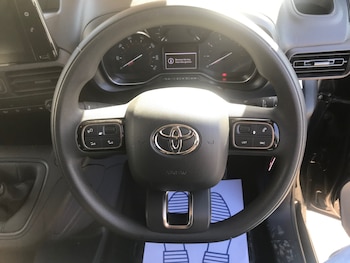 Used Toyota ProAce 2022 for sale - 77688636: Photo