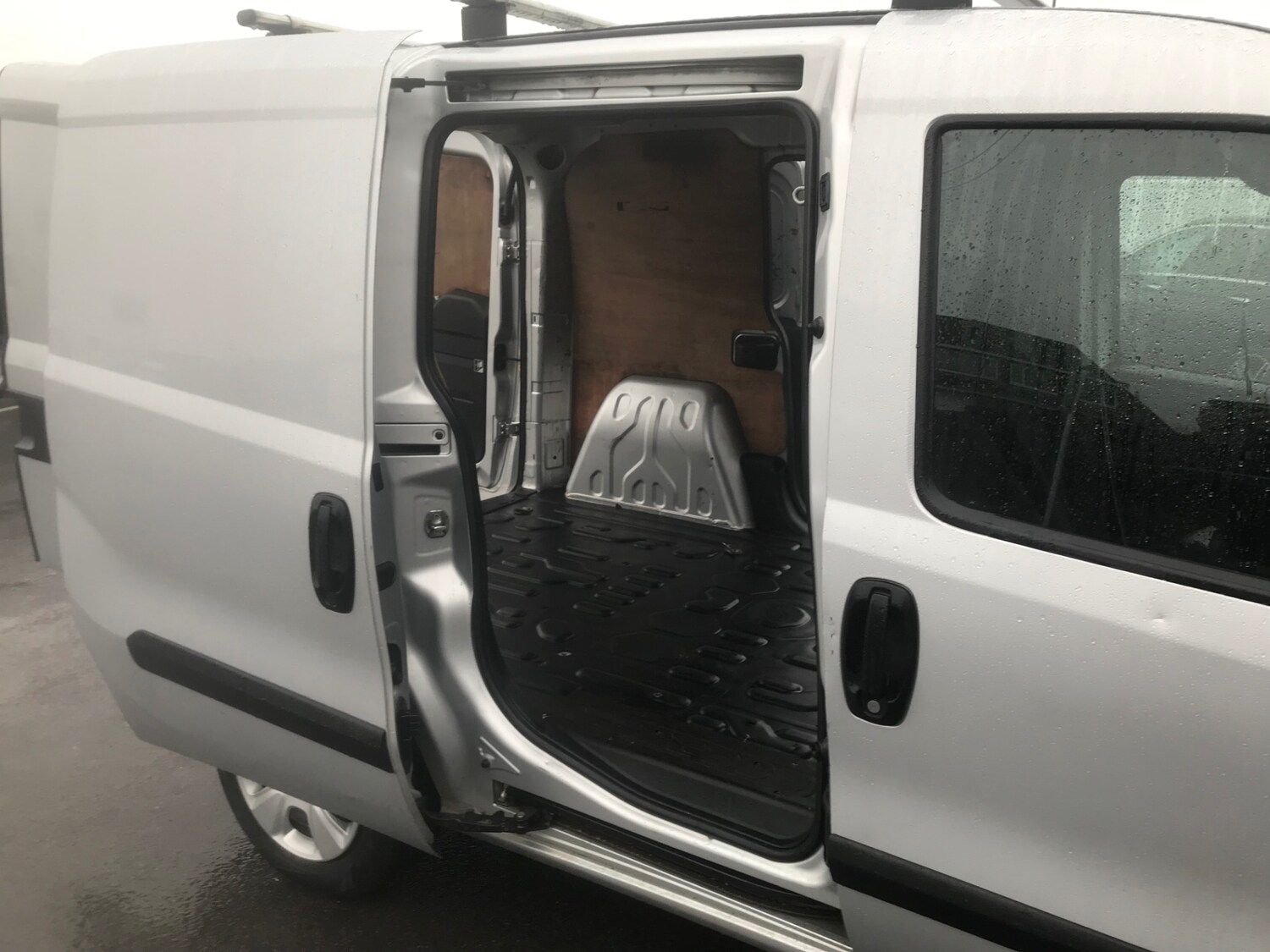 Used Vauxhall Combo 2015 for sale - 77490237: Photo 13