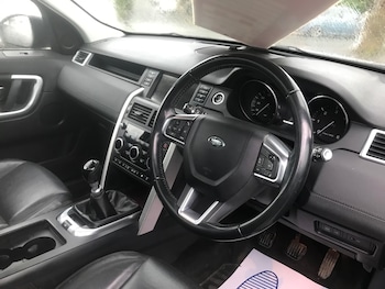 Used Land Rover Discovery Sport 2015 for sale - 77528374: Photo