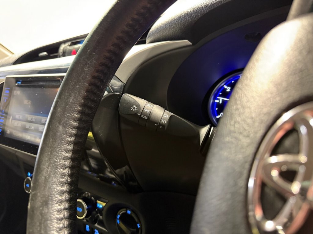 Used Toyota Hilux 2017 for sale - 77212953: Photo 35