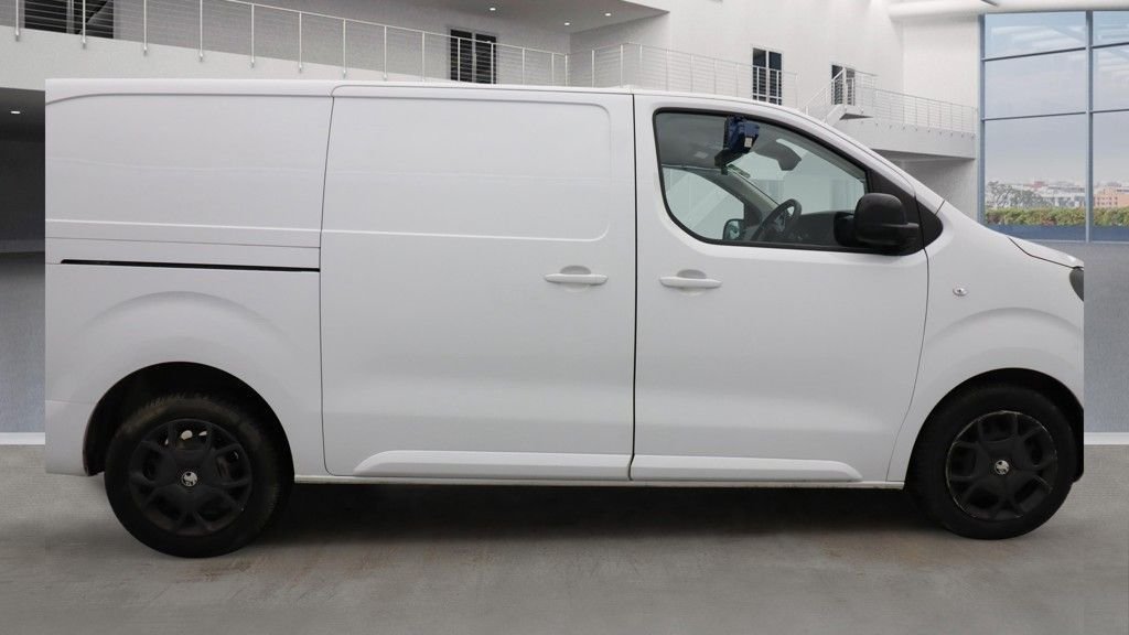 Used Vauxhall Vivaro 2024 for sale - 77227417: Photo 3