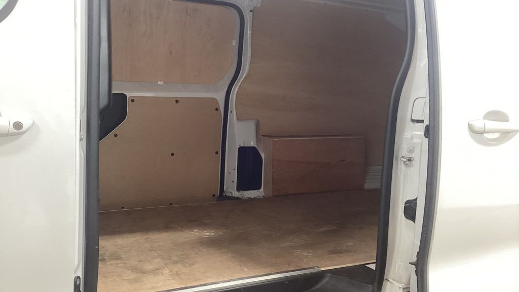 Used Vauxhall Vivaro 2024 for sale - 77227417: Photo 4