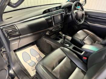 Used Toyota Hilux 2018 for sale - 74379896: Photo