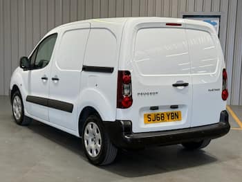 Used Peugeot Partner 2018 for sale - 79856605: Photo