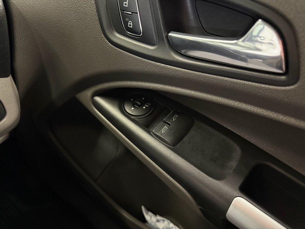 Used Ford Transit Connect 2022 for sale - 76617370: Photo 32