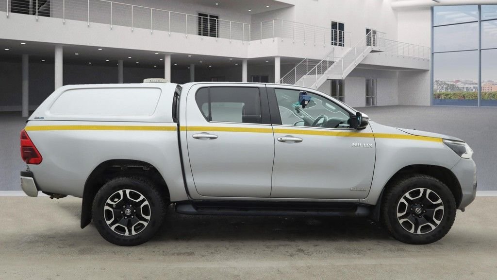 Used Toyota Hilux 2021 for sale - 77212119: Photo 4