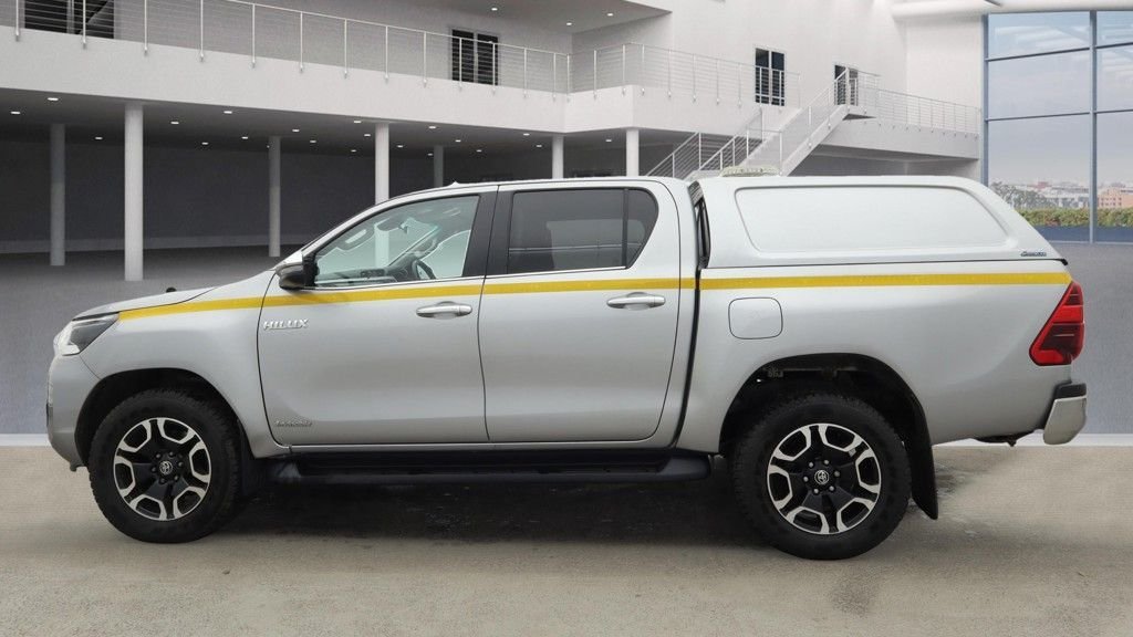 Used Toyota Hilux 2021 for sale - 77212119: Photo 5